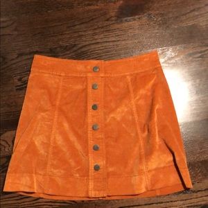 lovely orange skirt!!!!